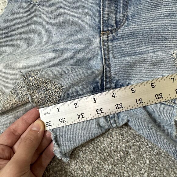Lucky Brand The Cut Off Shorts Womens 6/28 Light Wash Denim Distressed Lace - Picture 10 of 12